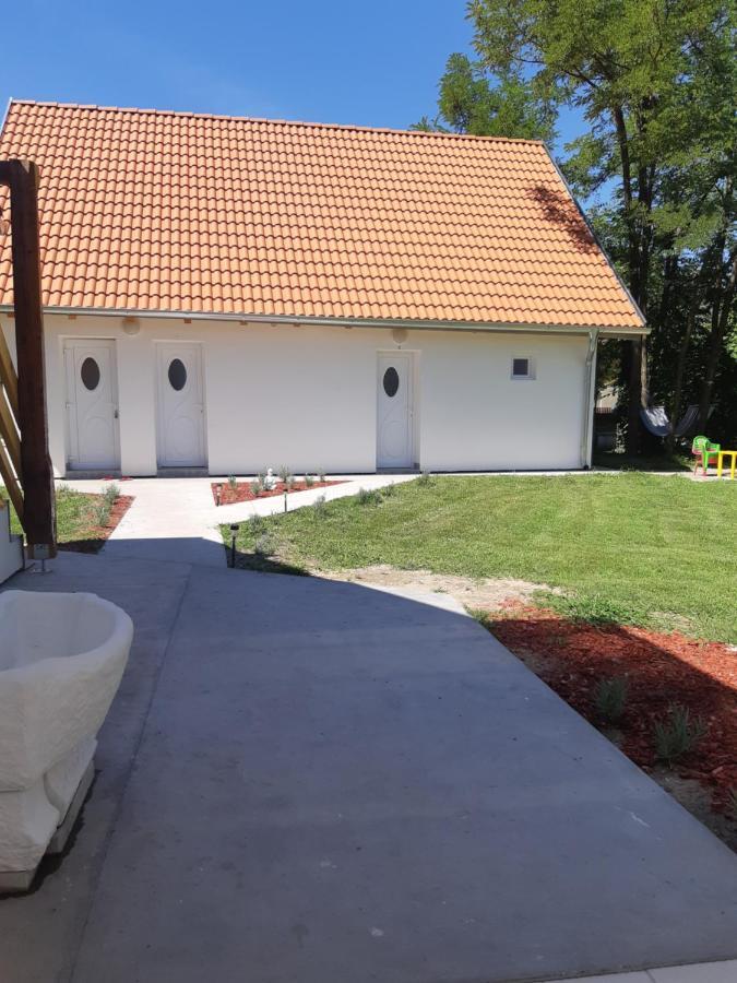 Mirella Rooms Palic Bagian luar foto